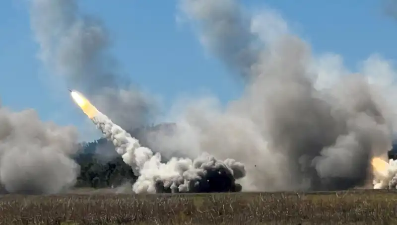 Avustralya'nın Askeri Tatbikatında Tarihi An: HIMARS Atışı Gerçekleştirildi!