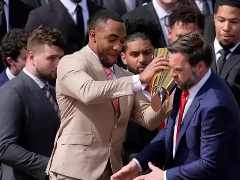 Beyaz Saray'da Acı Tablo: Vance'ın Şampiyonluk Kupası Düşer Mi?