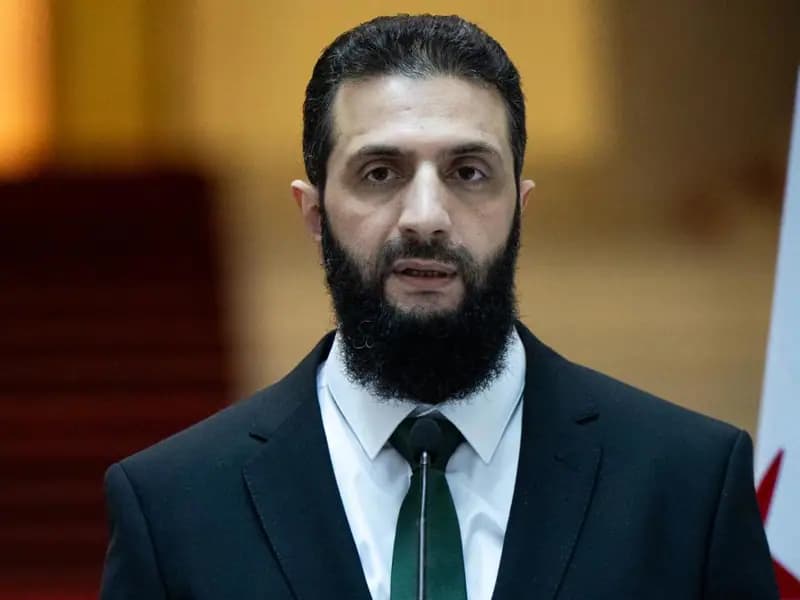 Suriye'deki yeni lider Şara, 2 yılda 14 milyon Suriyelinin geri döneceğini söyledi.