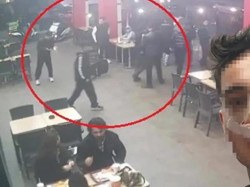 Antalya'da Akran Şiddeti: Genç, "Neden Bakıyorsun?" Dediği İçin Burnu Kırıldı