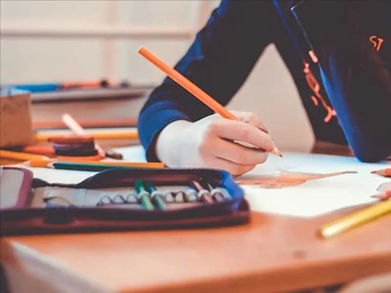 Uşak'ta Emoji Tepkisi Nedeniyle Müdür Görevden Alındı