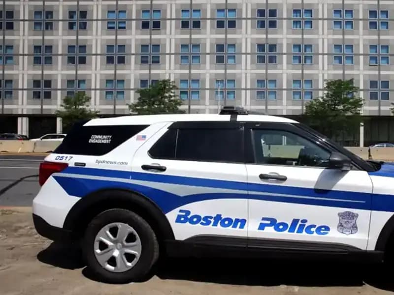 ABD'de Korkunç Kamyon Kazası: Kaldırıma Çıkan Araç 6 Kişiyi Yaraladı