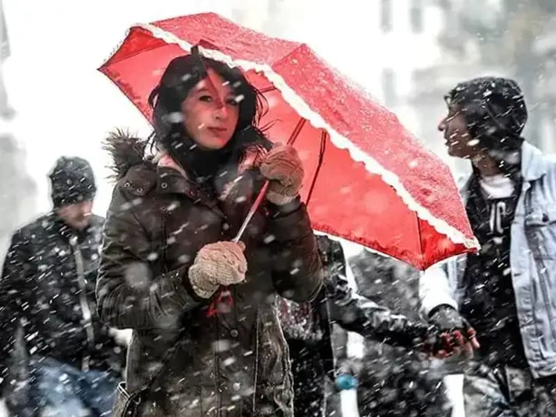 İstanbul'da Soğuk Hava Dalgası: Sıcaklık 20 Derece Aniden Düşecek!