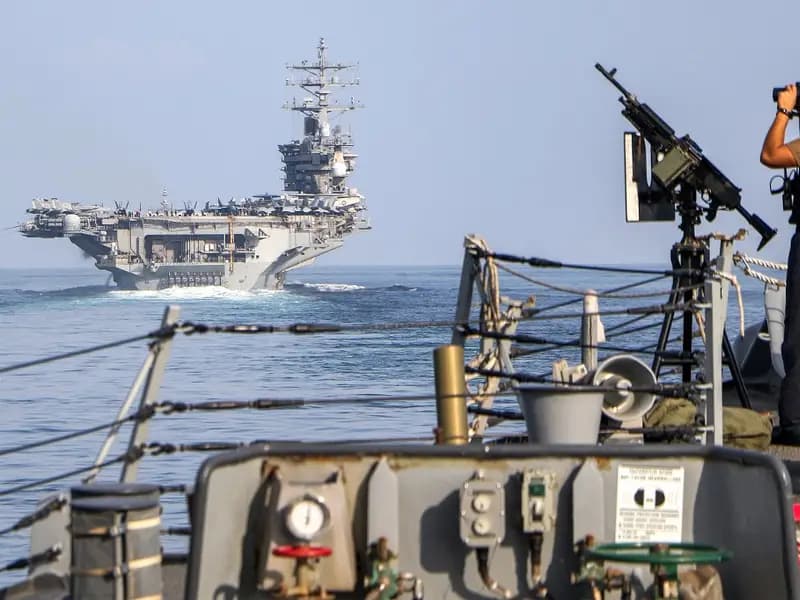 İran Savaşı 23. Gününde: Hürmüz Boğazı ve Hark Adası Tehditleri