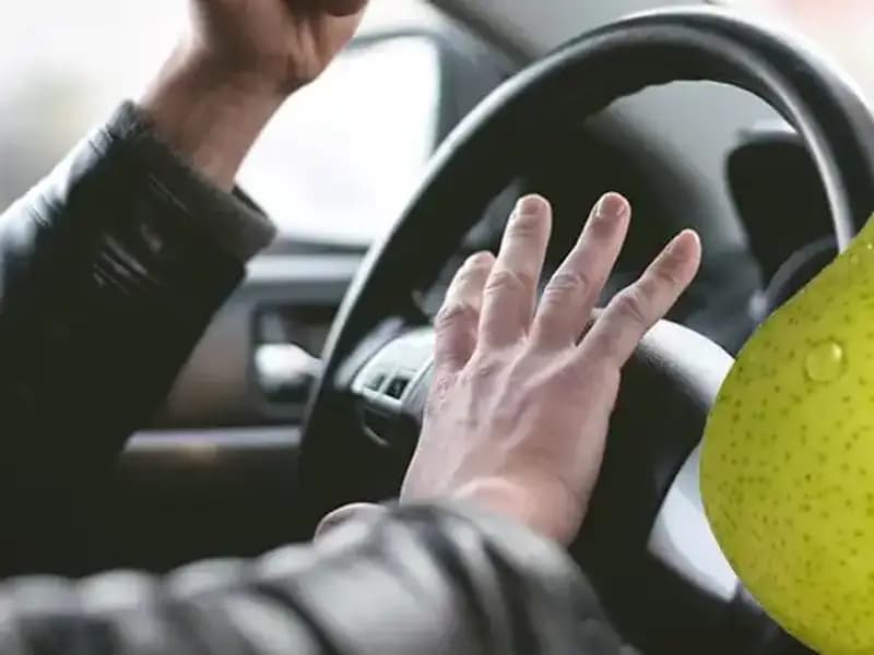 Trafikte Tartıştığı Sürücüye Armut Attı, Yargıtay Silah Saydı!