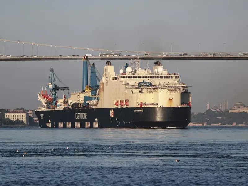 İstanbul Boğazı Gemi Trafiğine Yeniden Açıldı