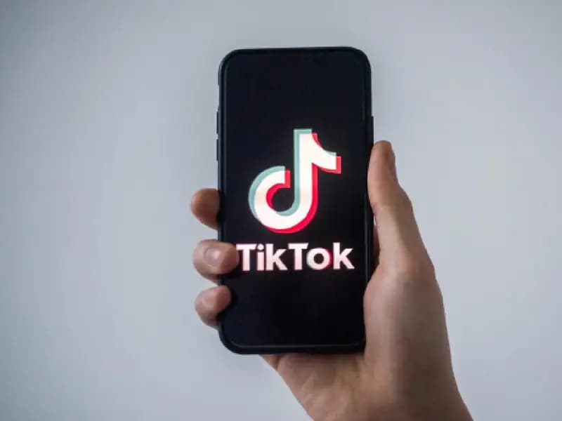 TikTok, gençlere güzellik filtreleri üzerinde yasak getiriyor