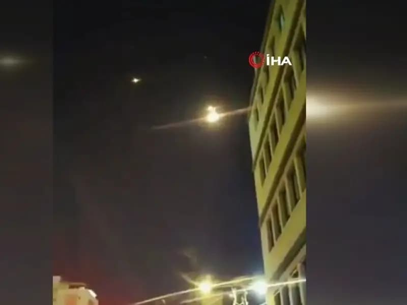 İran'dan İsrail'e 3 Dalga Füze Saldırısı Gerçekleşti