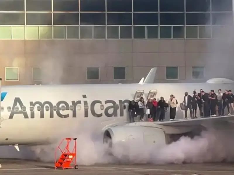 ABD'de Yolcu Uçağı İnişten Sonra Alev Alev Yandı: Kurtarma Anları