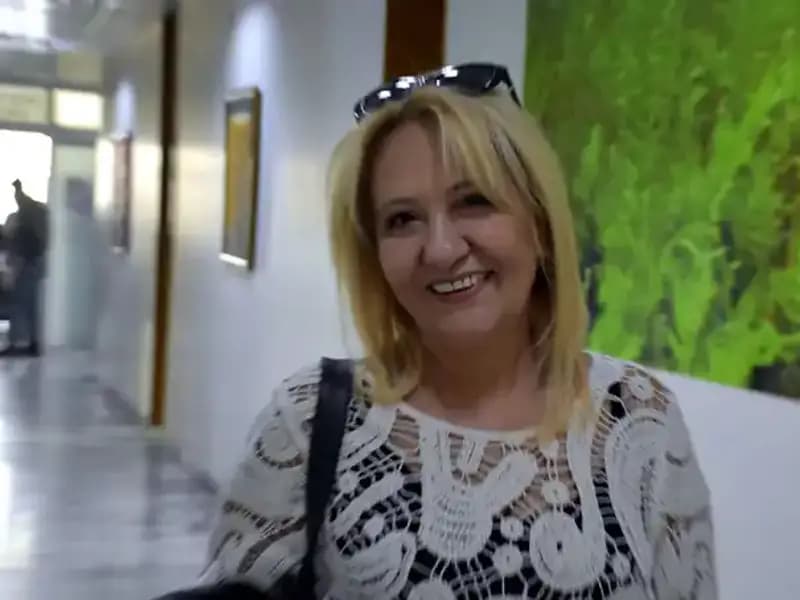 21 Yaşındaki Kızı Kanserden Kaybetti, 6 Yıl Sonra Kendisine de Kanser Teşhisi Kondu