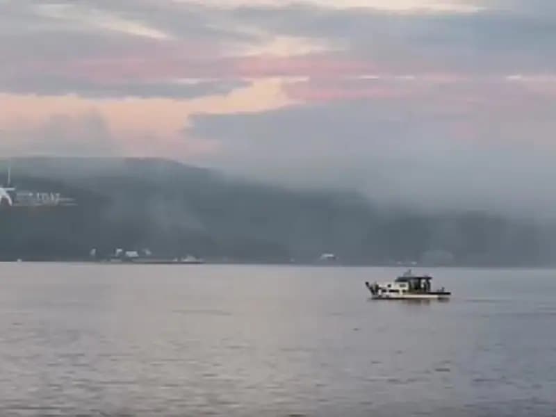 Çanakkale Boğazı'nda sis nedeniyle gemi trafiğinde aksamalar yaşandı