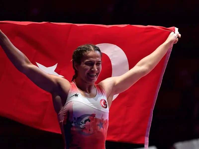 Dünya Güreş Şampiyonası'nda Türkiye'yi Gururlandıran İsim: Buse Tosun Çavuşoğlu