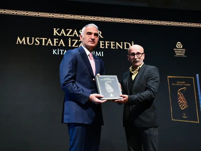 Ayasofya'nın Hattatı Kazasker Mustafa İzzet Efendi Kitabı Tanıtıldı