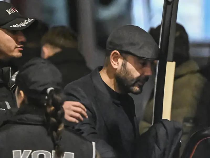 Beşiktaş Belediye Başkanı Akpolat İhale Yolsuzluğu İddialarıyla Tutuklandı