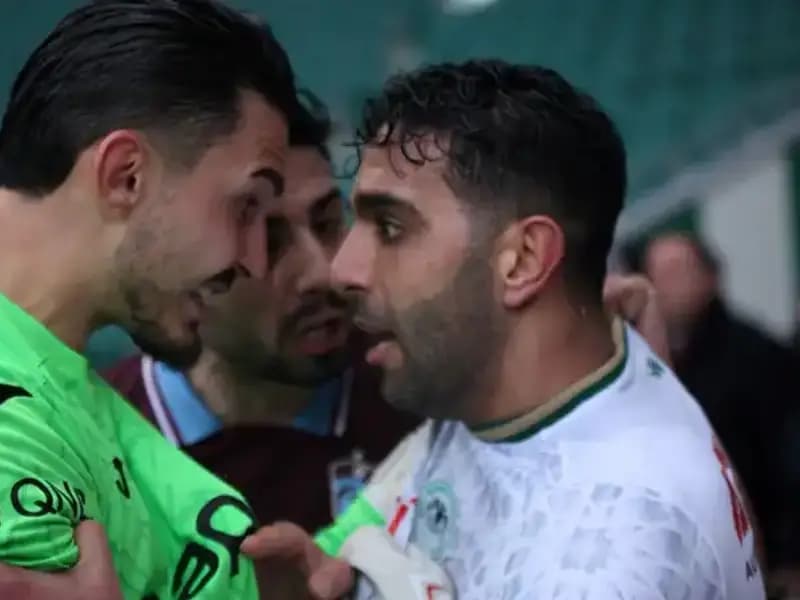 Konyaspor-Trabzonspor Maçında Şok Anlar: Futbolcular Arasında Gerilim Tırmandı