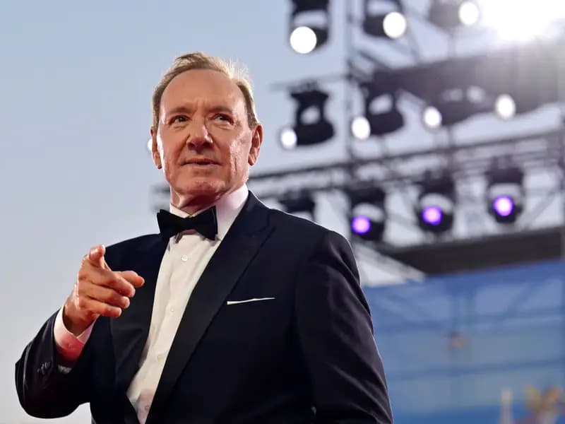 Kevin Spacey, cinsel saldırı davalarından mahkeme dışında kurtuldu