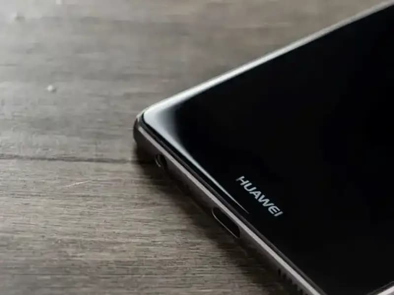 Huawei'nin Yeni Katlanabilir Telefonu: Geleceğin Teknolojisi Tanıtıldı!