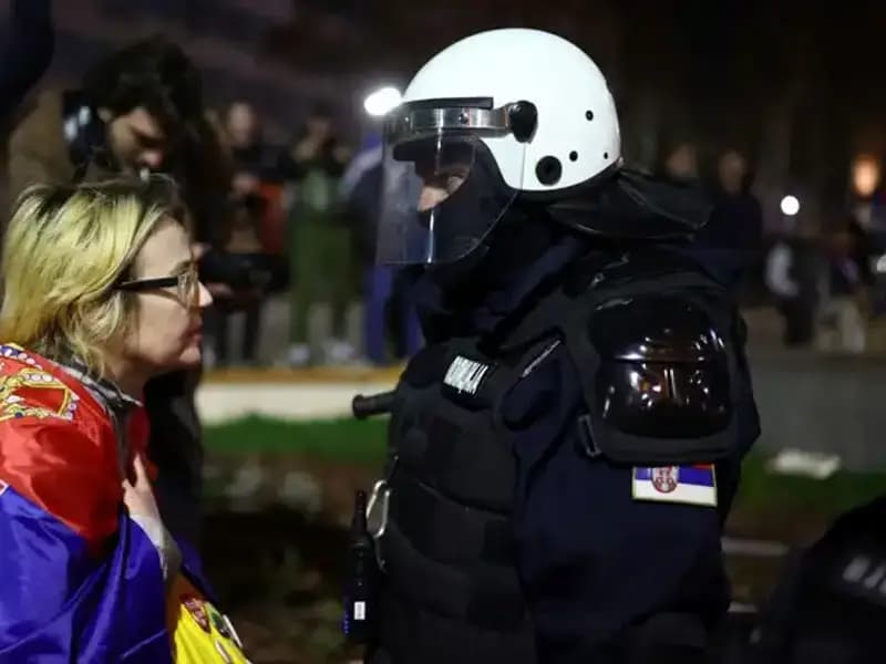 Sırbistan'da Polis Eylemleri: Yasaklı Sonik Silah Kullanımına Tepkiler Artıyor