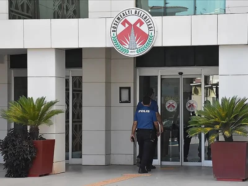 Döşemealtı Belediyesi'nde Usulsüzlük: 22 Kişi Gözaltında