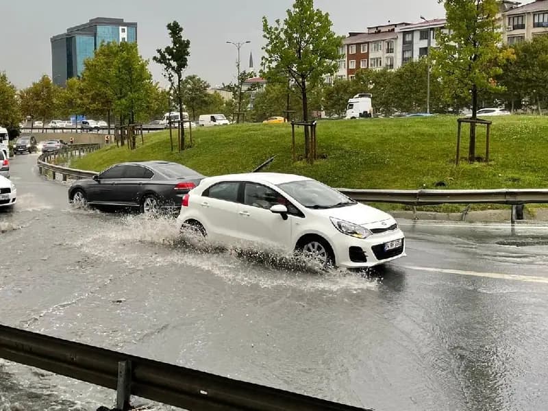 10 İl İçin Sarı Uyarı: Kuvvetli Yağış