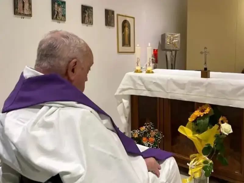 Vatikan'dan Önemli Gelişme: Papa Artık Kendi Başına Nefes Alabiliyor