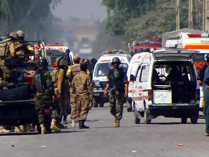 Pakistan'da Camiye Yapılan Bombalı Saldırı: 4 Yaralı, Güvenlik Endişeleri Artıyor