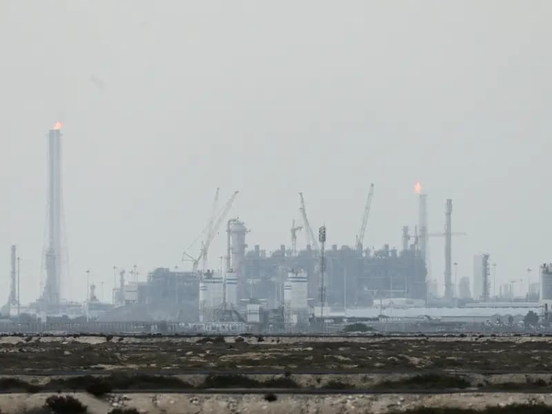 İran, Katar'daki LNG Tesisine Saldırarak Enerji Piyasalarını Sarstı