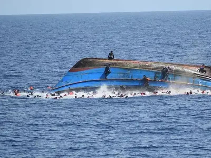 Filipinler'de Gemi Alabora Oldu: 4 Ölü, 7 Kişi Hala Kayıp!