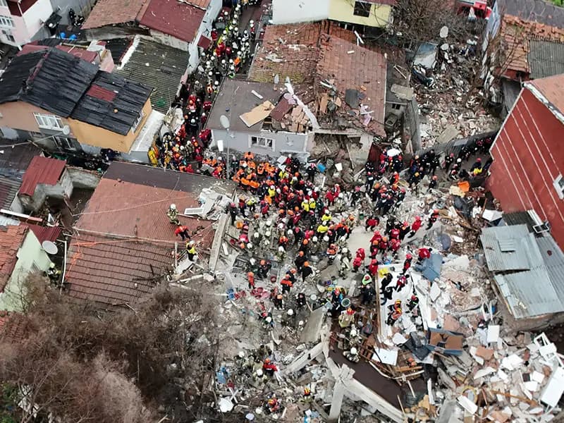 Fatih'te Çöken Binalarda Yaralı Sayısı ve Taburcu Olanlar