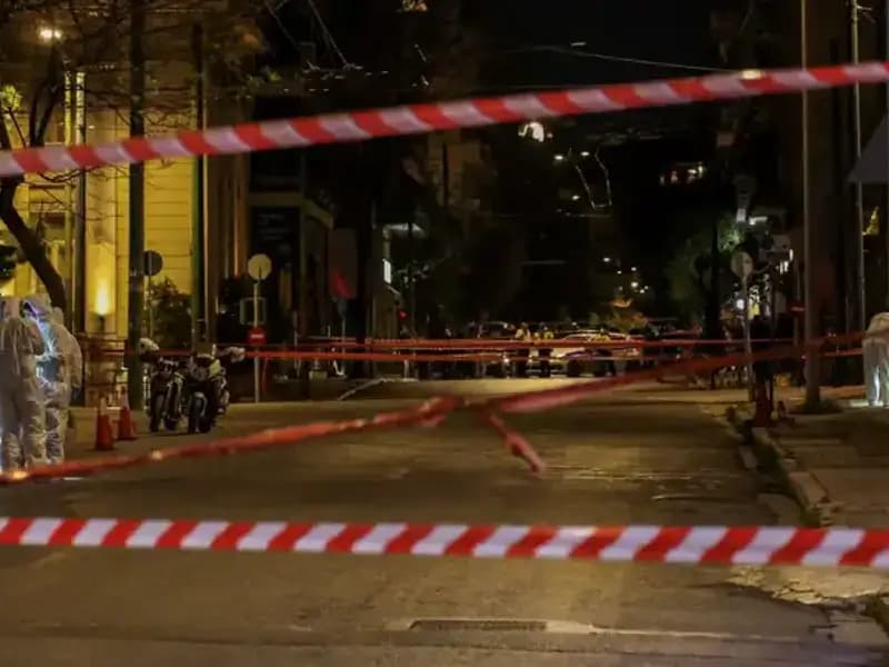 Atina'da Şüpheli Çanta Patladı: Olayın Ardındaki Sır Perdesi