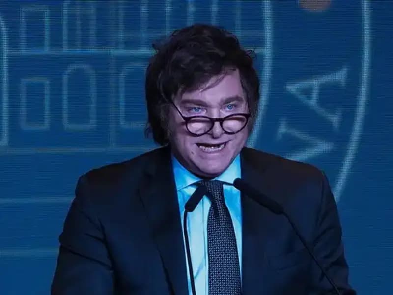 Arjantin'de Kongre Karıştı: Gazeteci Eylemi Tüm Gözleri Üzerine Çekti