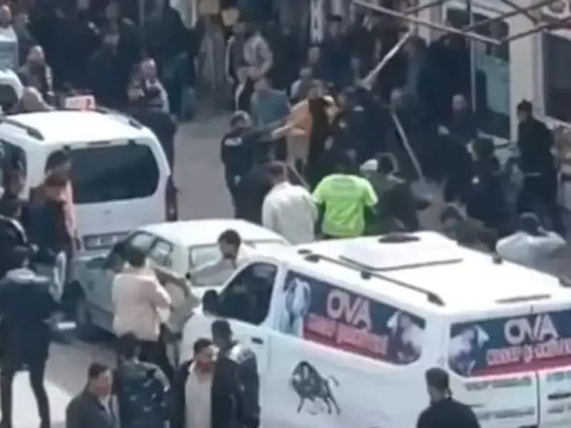 Erciş'te Taşlı Sopalı Kavga: 7 Kişi Gözaltına Alındı