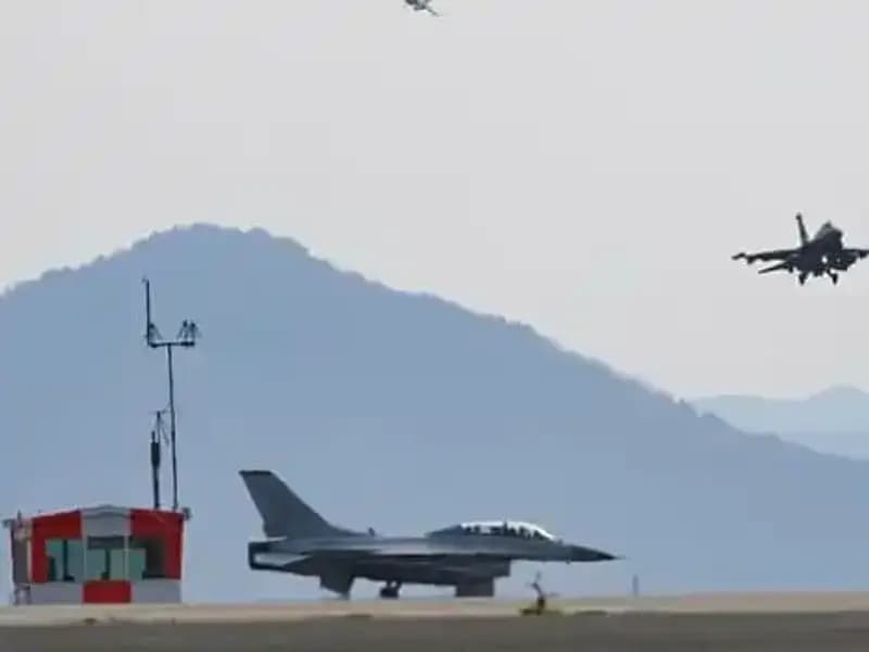 Güney Kore'de Askeri Tatbikat Sırasında Savaş Uçağı Köyü Bombaladı: Yaralılar Var!