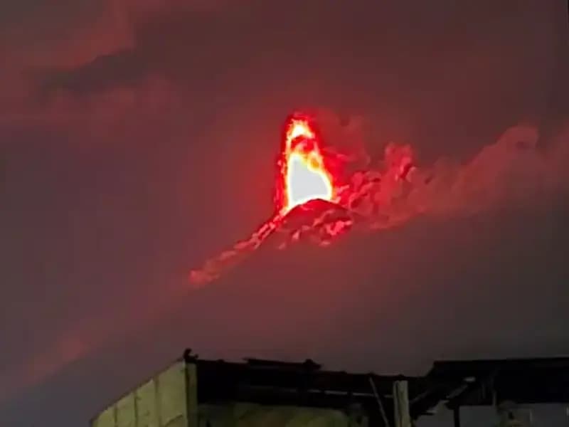 Fuego Yanardağı'ndan Patlama: 30 Bin Kişilik Tahliye İhtiyacı