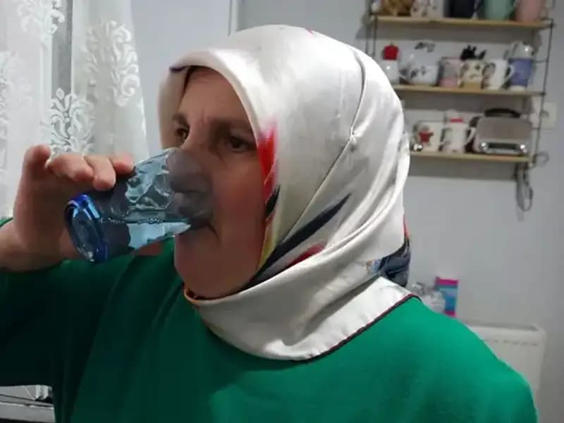 30 Yıldır Nisan Yağmurunu Şifa için İçen Kadın: Sırrını Açıkladı