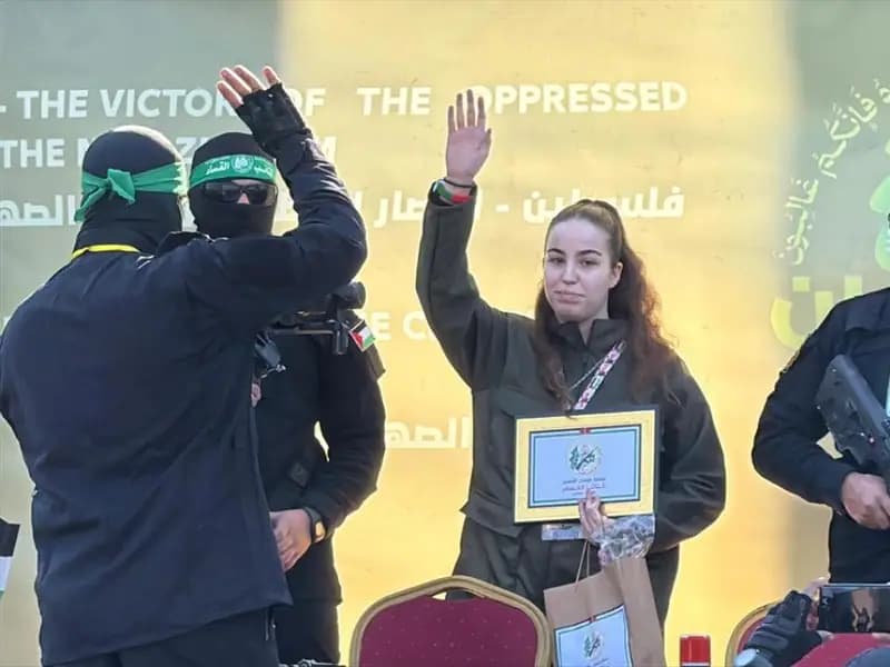 ** Hamas ve İsrail Arasındaki Esir Takasının Üçüncü Turu Başladı

**