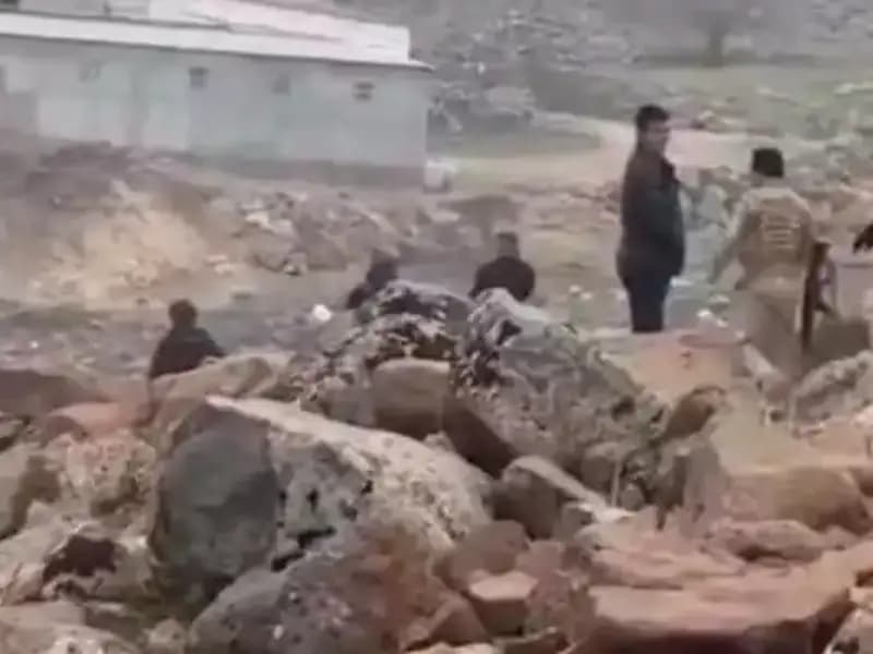 Diyarbakır'da Silahlar Konuştu: Taşlı ve Silahlı Kavga 3 Can Aldı