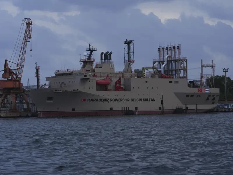 Küba, Enerji Sorununu Aşmak İçin Yüzer Santrale Yöneldi