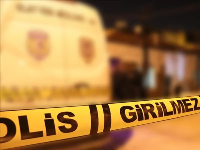 Ankara'da Metro İstasyonu Çıkışında Bıçaklı Kavga: İki Yaralı