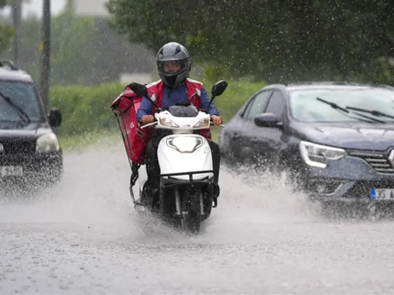 Marmara ve Ege'de Kuvvetli Yağış Uyarısı!