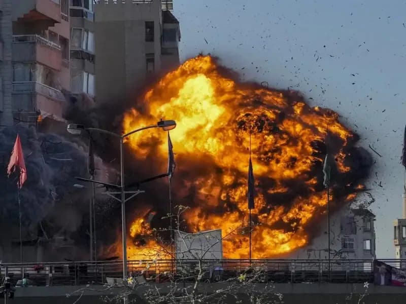 İsrail, Gazze'de Sivilleri Hedef Aldı