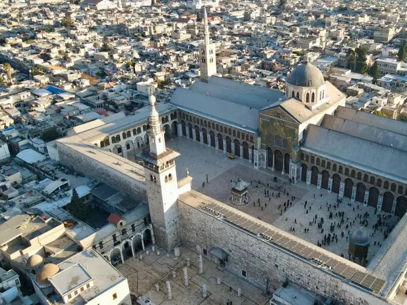 Suriyeliler İlk Cuma Namazını Özgürlük Sonrası Kıldı