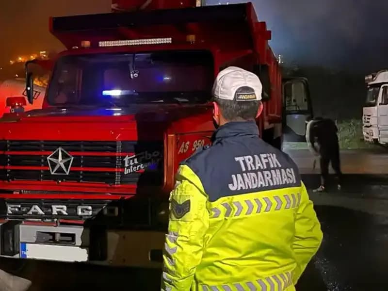 Kamyonun Çakar Lambasına Yazılan 138 Bin Lira Ceza, Sürücüleri Şaşırttı!