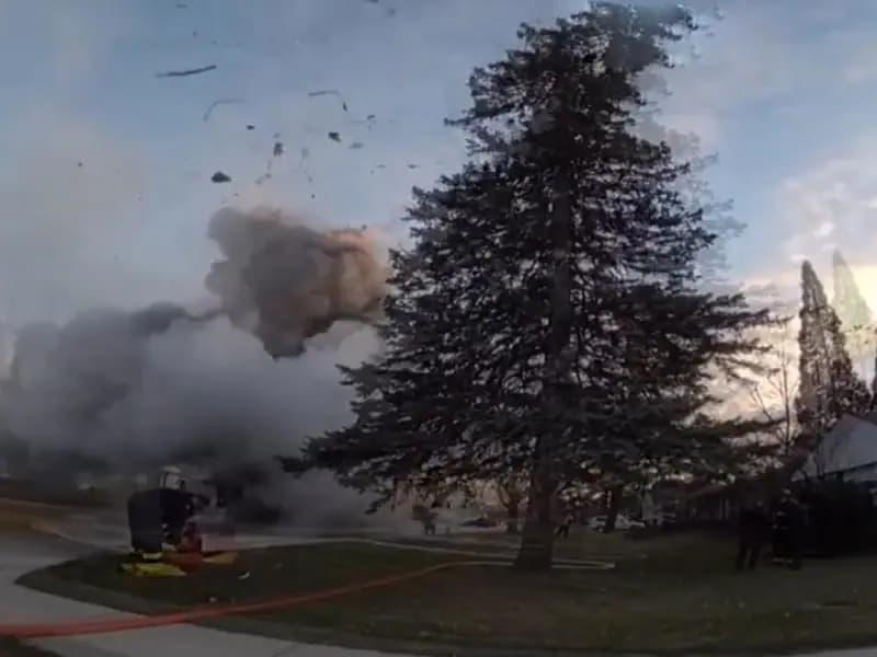 ABD'de Çöp Kamyonu Patladı