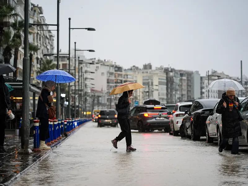 Bayramda Hava Durumu: Sıcaklık Düşüyor, Yağış Geliyor