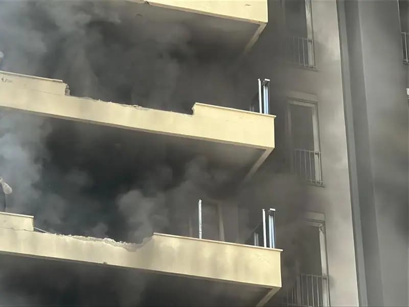 Antalya'da Tadilat Halindeki Otelde Yangın