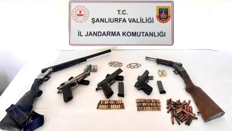 Şanlıurfa'da Ruhsatsız Silahlarla Yapılan Operasyonda 7 Kişi Tutuklandı