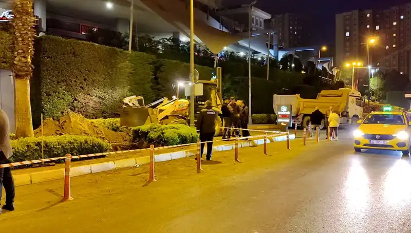 AVM Girişinde Doğalgaz Alarmı: Acil Durumda Neler Oldu?