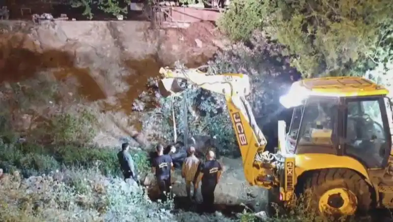 Hatay’da Üzücü Durum: İnci Adındaki İnek İçin Kurtarma Operasyonu