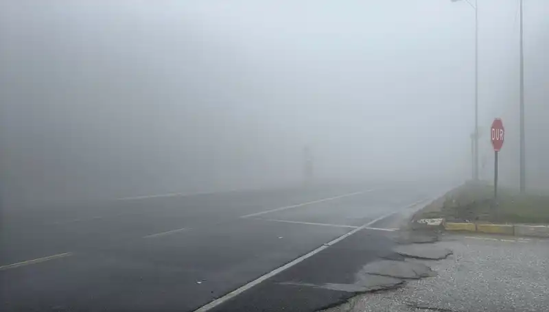 Bolu Dağı’ndaki Sis, Görüş Mesafesini Zorlaştırıyor: Seyahat Edenlere Dikkat!